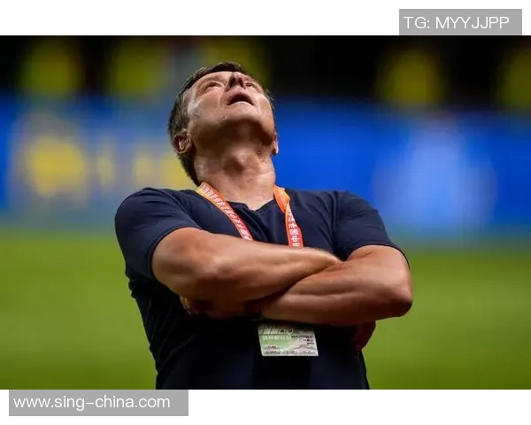 足球明星搞笑瞬间合集愚蠢行为视频大盘点让你捧腹大笑的精彩时刻